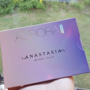 ABH highlighter pallete
